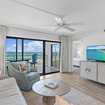 Emerald Towers 305
